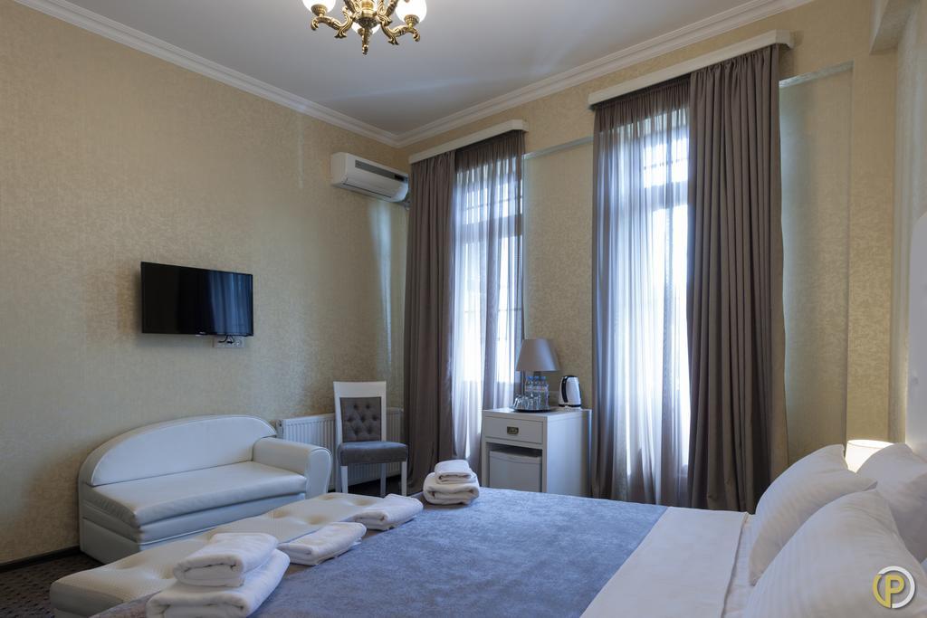 Hotel Piazza טביליסי מראה חיצוני תמונה